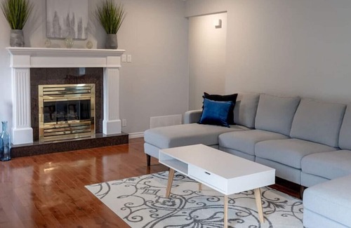 Regional District of Nanaimo House | Golden Eagle Nest - Roof Top Patio & Ocean Views