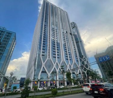 Ngo Quyen Apartment | Golden Love Studio Apartment in Diamond Crown Hai Phong