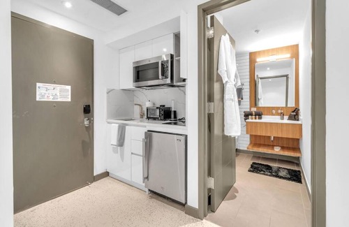 Downtown Newark Apartment | Golden Nugget 1 Queen Bed, 1 Twin Near EWR-PENN-PRUD-Free Parking