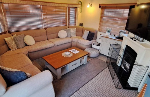 Kinmel Bay Cabin | Golden Sands Towyn Seaside Caravan - Sleeps 6