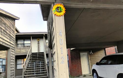 Lawton Apartment | Golden Sunflower's Apt B