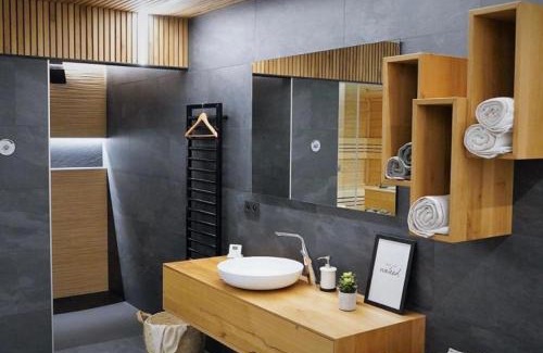 Sankt-Vith Apartment | Golden Sunset Wellness Suite