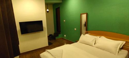 Pardi Villa | GOLDIE VILLA - Daman