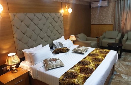 Abraka Hotel | Goldstep Hotel and Suites Abraka