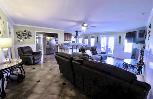 Douglasville House | Golf and Country Club Community Basement Guest Home