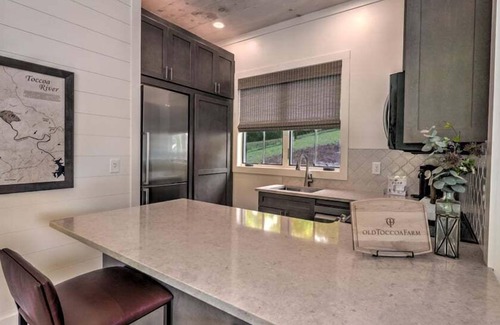 Mineral Bluff Cottage | Golf and Riverfront Cottage | King Bed | Group Availability