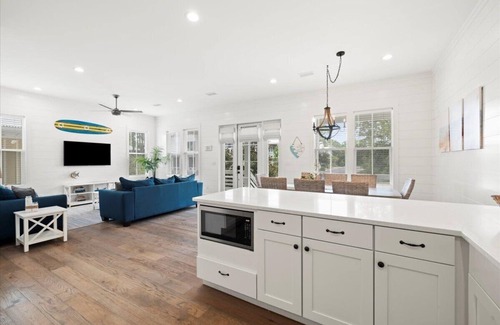 Lakeside at Blue Mountain Beach House | Golf Cart/Lakeside at Blue Mtn. Beach home, Easy walk to beach, dining & pool
