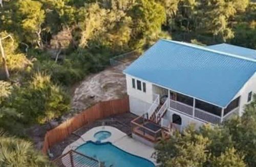 East End House | Golf Cart Private pool Bay and Beach Access Pet Friendly