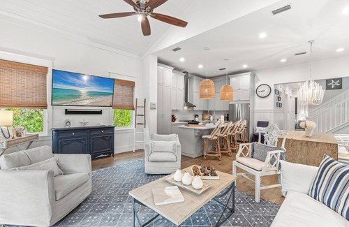 Hammocks of Seagrove House | Golf Cart ~ Two Community Pools ~ Close to Seaside ~ Fully Stocked Kitchen