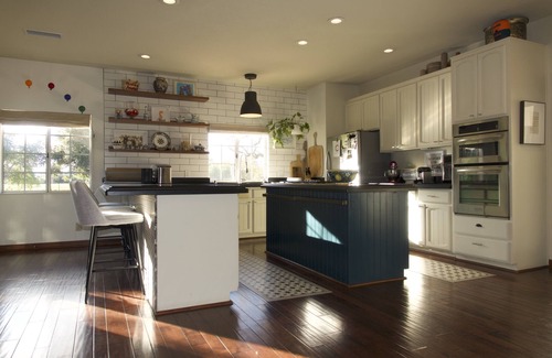 Ojai House | Golf Course Access Home in Downtown Ojai with Fine Art & Pro Interior Design.