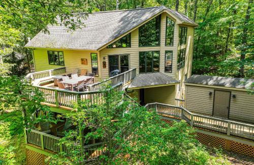 Chestnut Springs House | Golf Course-View Cabin Deck in Wintergreen Resort