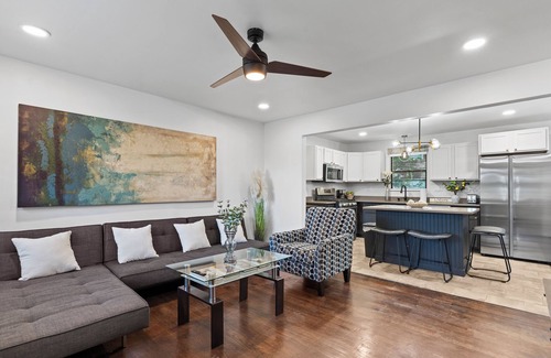 Lakewood House | Golf Course View Home Near Midtown, Downtown, Mercedes-Benz Stadium, and Airport