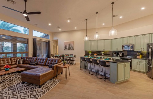 Western Skies House | Golf Course VIEW: Htd POOL, Hot Tub, Fire Pit, Game Room w/Pool Table, TVs All BRs, 2 Kid's Bikes