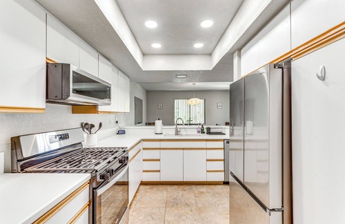 Cathedral City Condo | Golf, Hike & Relax: Cathedral City Condo