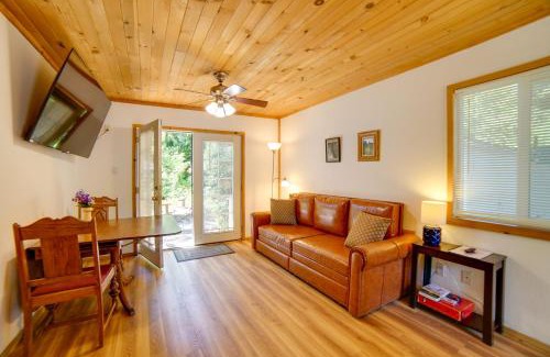 Cobb House | Golf, Hike, Sip Wine Cobb Mountain Cabin with Patio