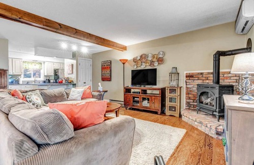 West Hartford Condo | Golf, Lake Pinneo & The Club | Windsor Village 4A