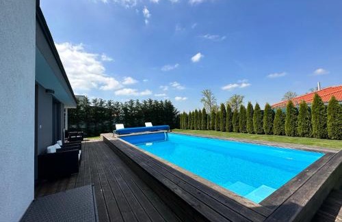 Sajdikove Humence Villa | GOLF POOL VILLA