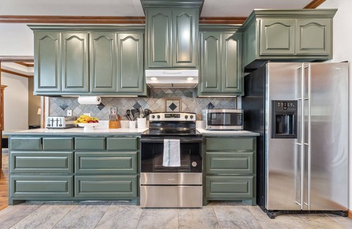 Lakeview Jefferson County House | Golf-Side Luxe Escape Sleeps 13 Hot Tub & Theater