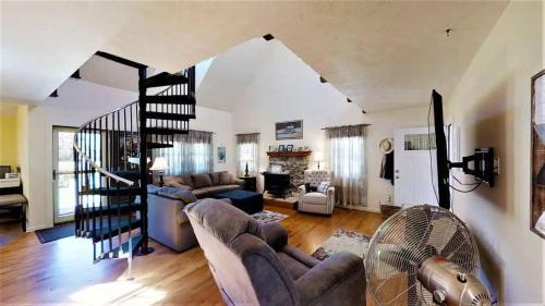 Monterey House | Golf & Southern Comfort Cape with Loft at The Cove