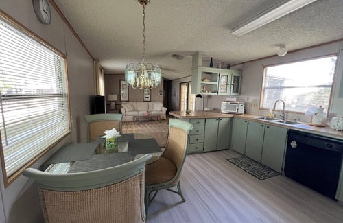 Jacarandas House | Golfing, swimming and a friendly secure community (55+)
