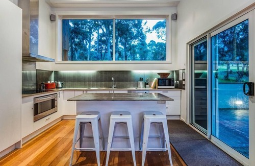 Lorne House | Golfview Lorne - For all seasons