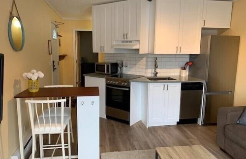 Whistler Creekside Condo | Gondola Village: 1 BR Condo with Free Parking
