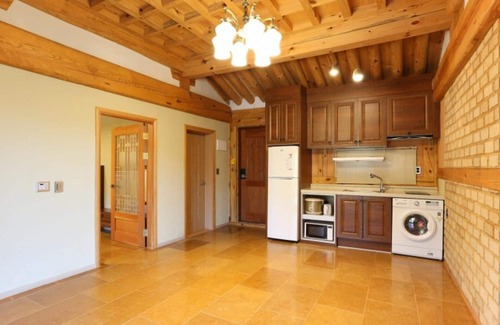 Gyeryong House | Gongju Solhyang Pension