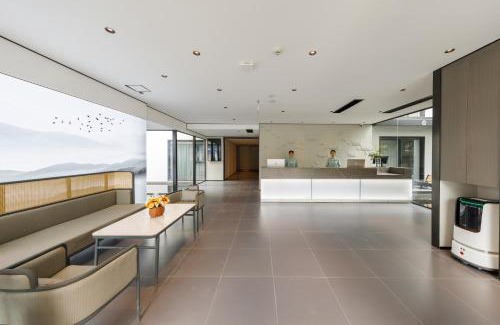 Chengdu City Centre Hotel | Gongxili - Xige Hotel Nearby Qingyang Taoist Temple and Culture Park, 6mins walk to subway station