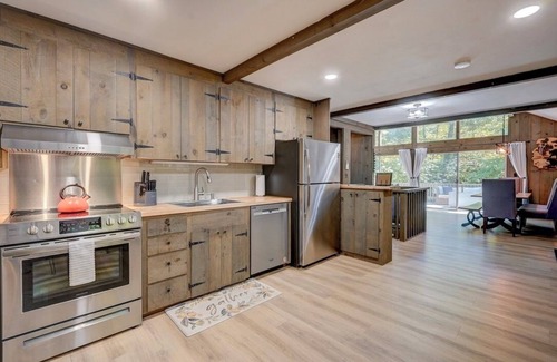 Cranmore Birches Ski Chalet | Good Friday Chalet - Walk to Village + Cranmore Mt