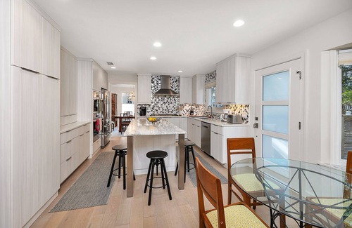 East Beach House | GOOD TIDES - Steps from East Beach AND has a large private pool!