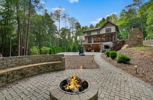 Cherry Log House | Goose Island Retreat Luxurious Vacation Getaway
