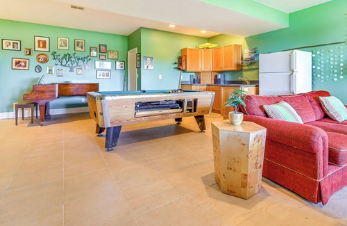 Jerome House | Goose Lake Home: 13 Mi to Michigan Int'l Speedway