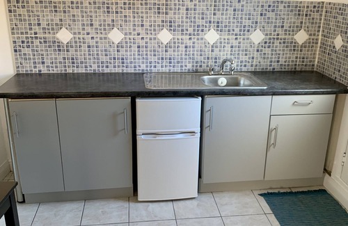 Upper Edmonton Apartment | Gorgeous 1 bedroom studio flat with garden
