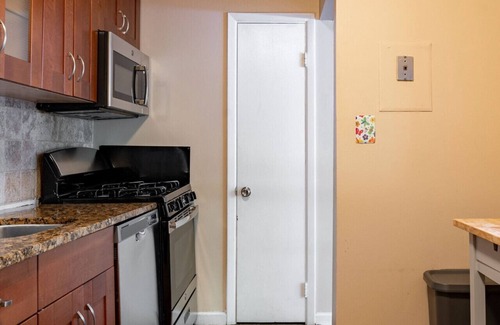 North Bethesda Apartment | Gorgeous 2B1BA w/Balcony ID114
