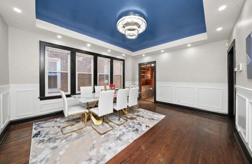 Gresham House | Gorgeous 5 BR Gem with Games