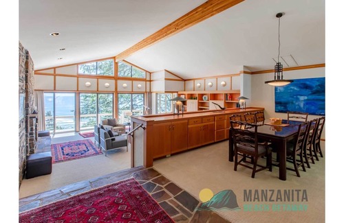 Neahkahnie Beach House | Gorgeous 5-Star Property on 1/4 Acre! Views from every room, Allergen and Pet Free