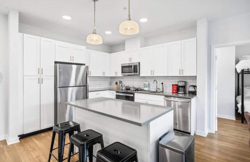 Hackensack River Waterfront Apartment | Gorgeous and Spacious Condo in Prime Jersey City