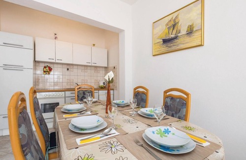 Lukovo Sugarje Apartment | Gorgeous apartment in Lukovo Sugarje