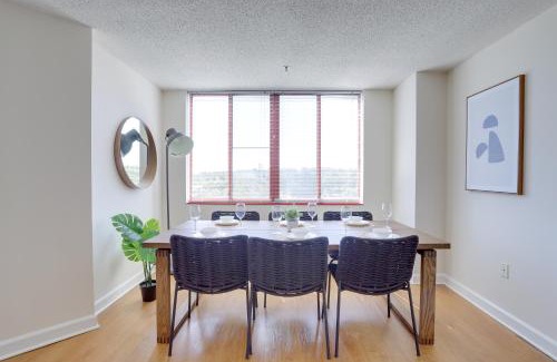 Pentagon City Apartment | Gorgeous Apt with Rooftop City View @Pentagon City