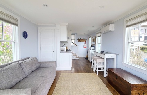 Commercial Street House | Gorgeous Beachfront Gem-Amazing Harbor Views & Sunsets, A/C, Big Deck, Parking-ASK ABOUT REFUNDS