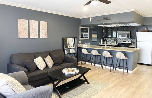 Twin Palms Condo | Gorgeous Blue Desert Oasis in Heart of Palm Springs -Reduced Summer Rates