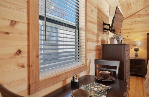 Fredericksburg House | Gorgeous Cabin on Main-Steps to Pacific War Museum