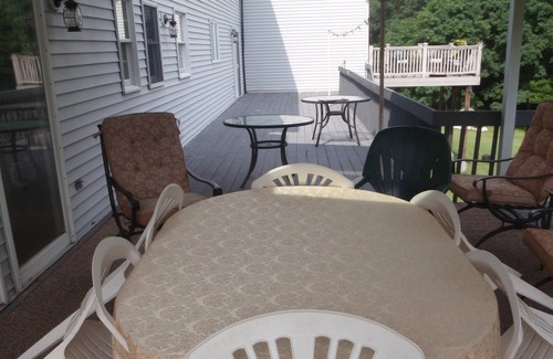 Butztown House | Gorgeous Colonial. Bethlehem area. Only parking for 2 cars. Great deck views