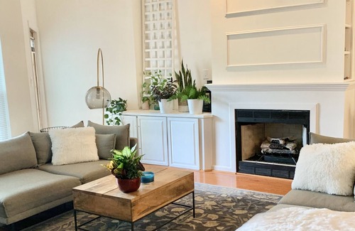 Town Center Condo | Gorgeous condo in desirable Columbia Town Center