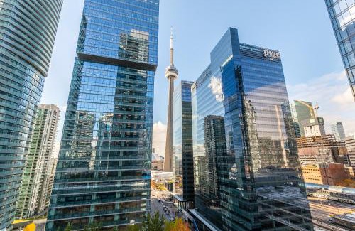 Downtown Toronto Apartment | Gorgeous Condo in Downtown Near CN Tower