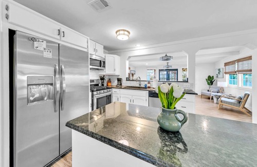 Gulfview Heights House | Gorgeous cottage, outdoor space, Gulf place area, close to beaches/Goatfeathersn