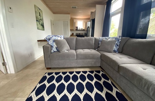 Green Turtle Cay Apartment | Gorgeous cottage apartment overlooking Cocoa Bay , fast Starlink internet