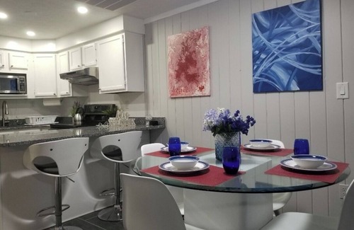 Clermont Cottage | Gorgeous Cottage near Lake Louisa & mins 2 Disney.