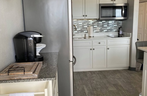 Lenox Park Condo | Gorgeous Direct Ocean View Studio Condo right on the beach