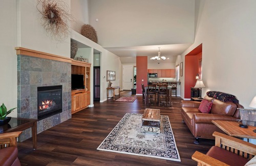 Redmond House | Gorgeous! Golf, Tennis, Pickleball, Pool, Hot Tub